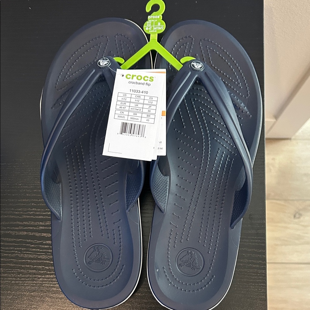 Men’s crocband flip flop NWT navy sz 12